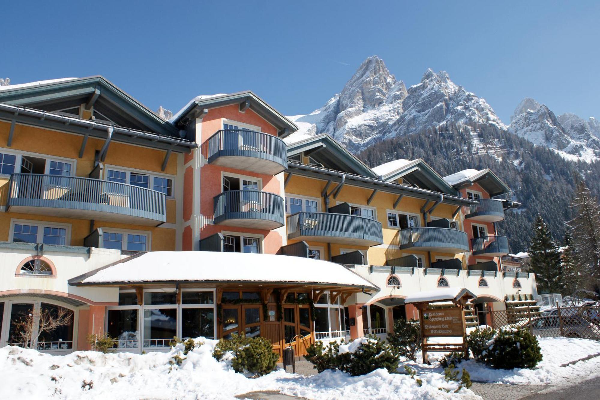 Sporting Aparthotel San Martino Di Castrozza Buitenkant foto