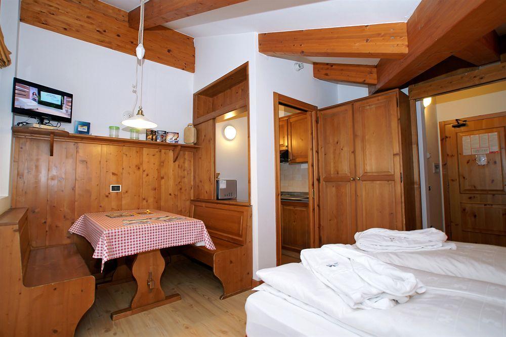 Sporting Aparthotel San Martino Di Castrozza Buitenkant foto