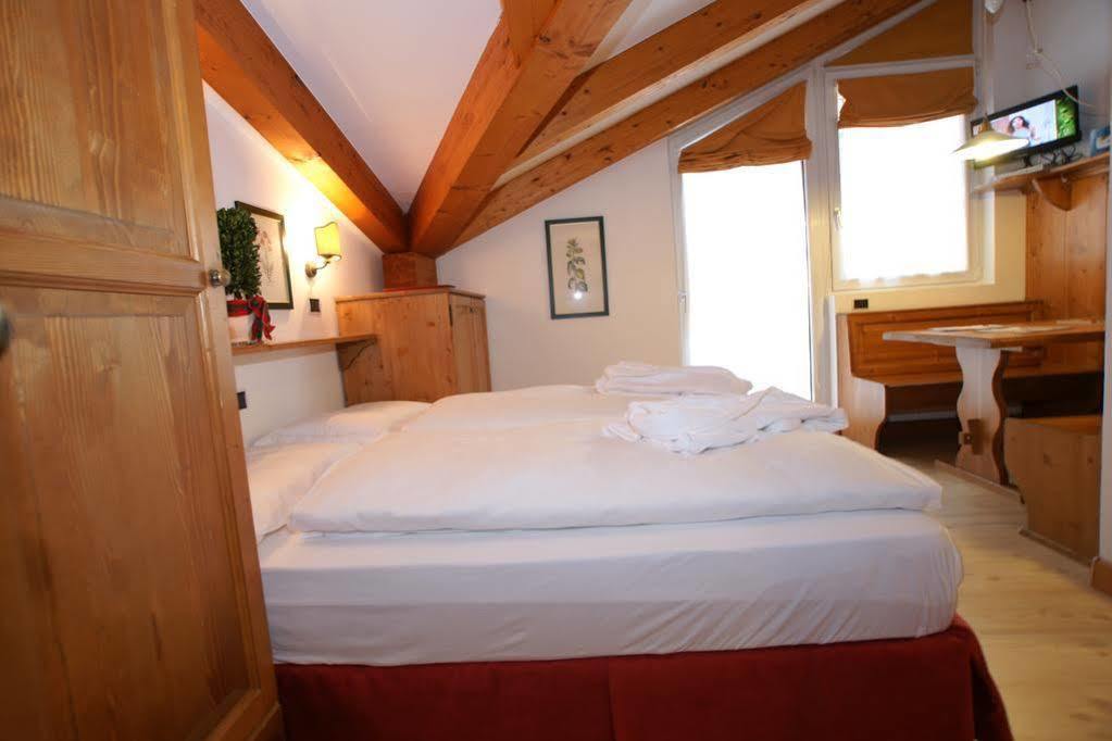 Sporting Aparthotel San Martino Di Castrozza Buitenkant foto