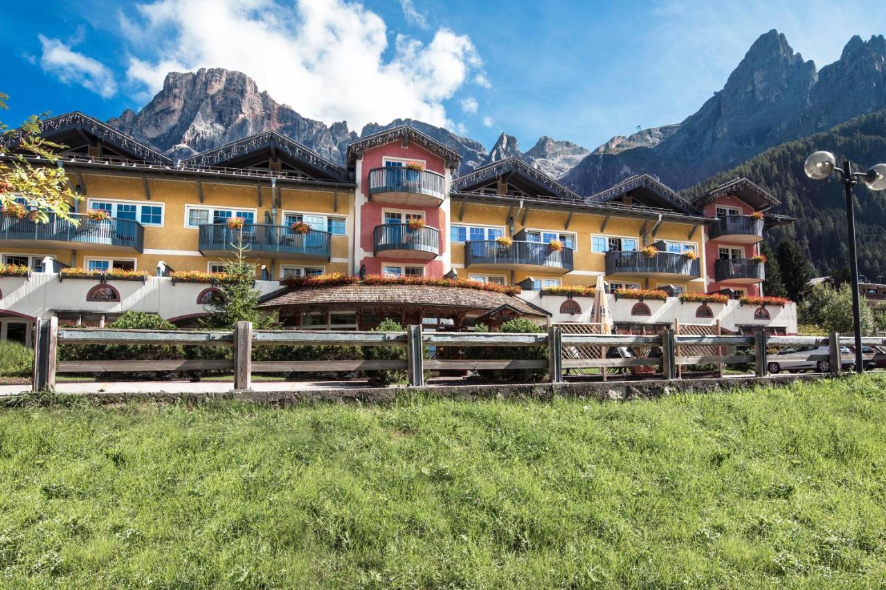Sporting Aparthotel San Martino Di Castrozza Buitenkant foto