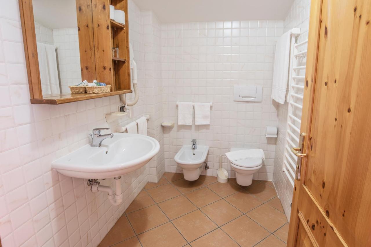 Sporting Aparthotel San Martino Di Castrozza Buitenkant foto